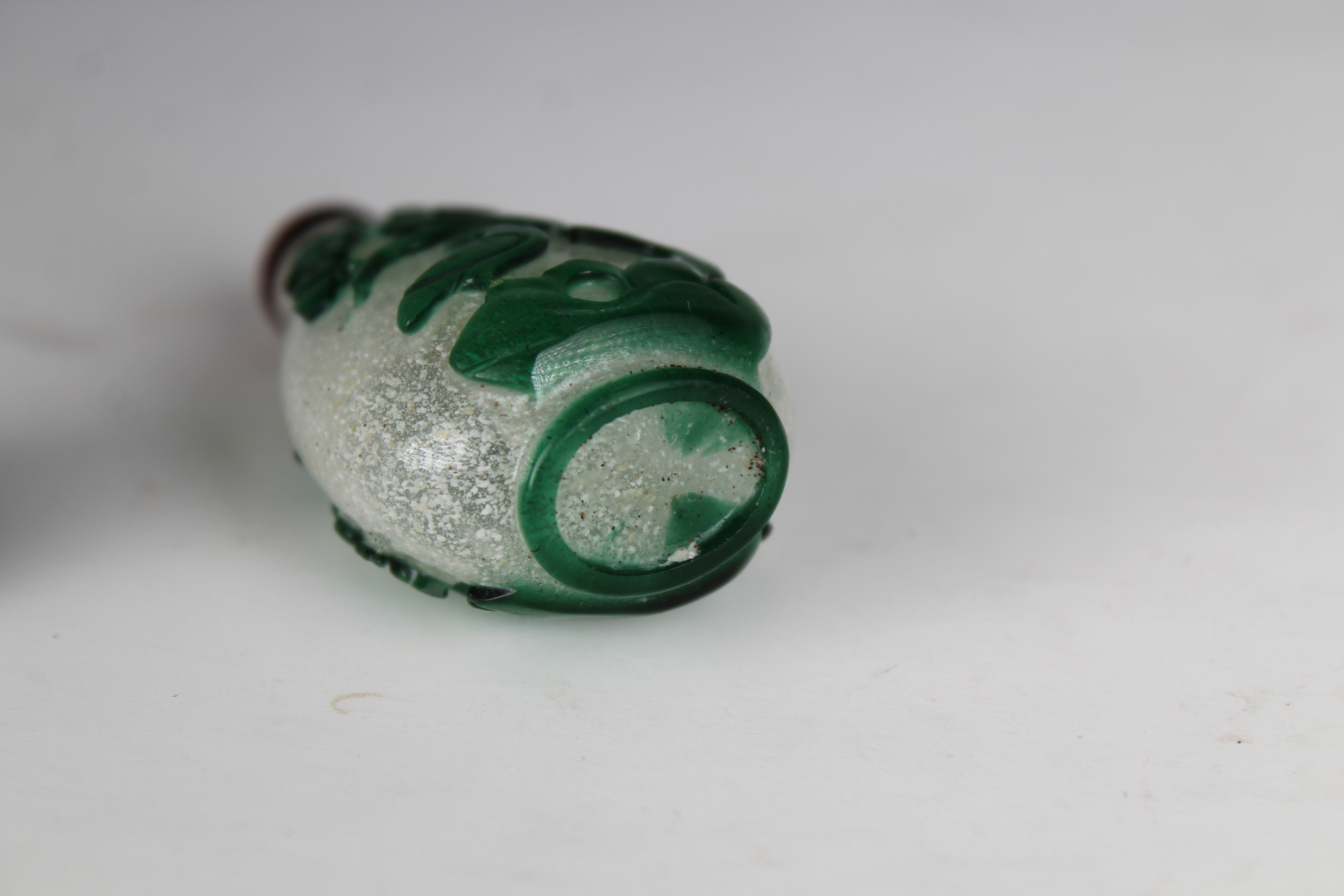 Chinese, Late 18th C. Green Overlay Glass Snuff Bottle. Of flattened pear form; "snow flake" white - Image 4 of 7