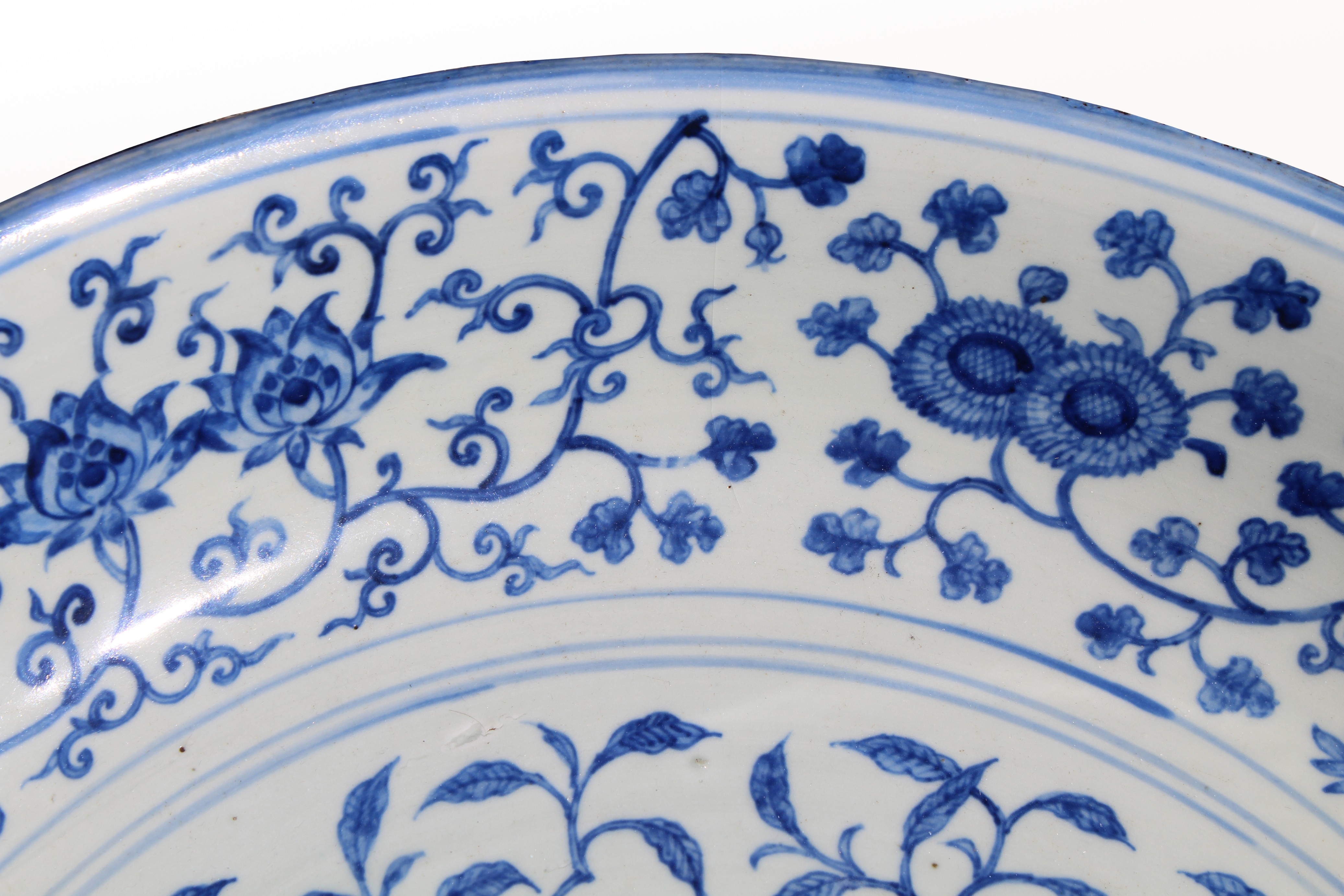 Large Chinese Blue/White Porcelain Hand Painted Charger (as is). Six character signature on backside - Image 4 of 9