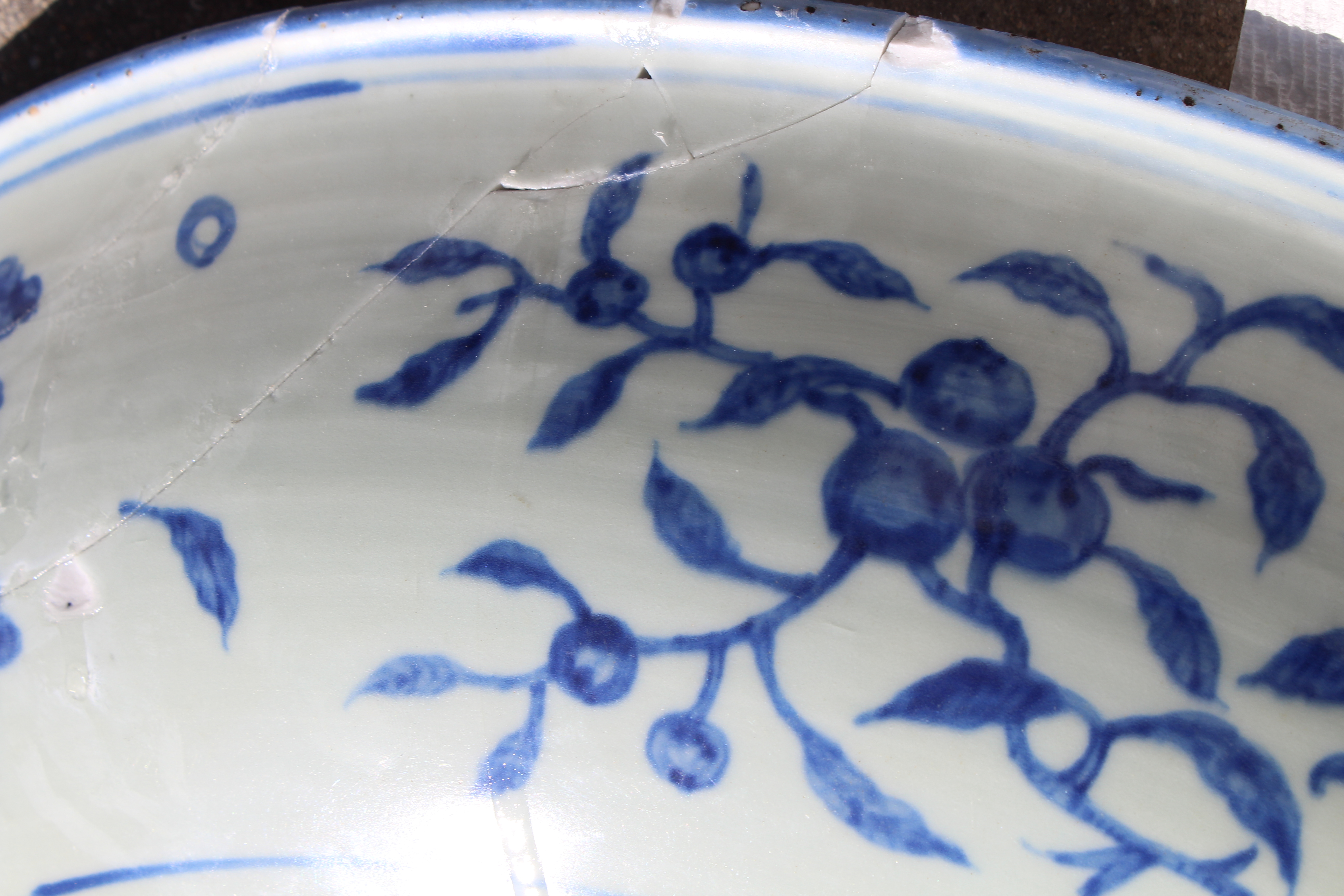 Large Chinese Blue/White Porcelain Hand Painted Charger (as is). Six character signature on backside - Image 9 of 9