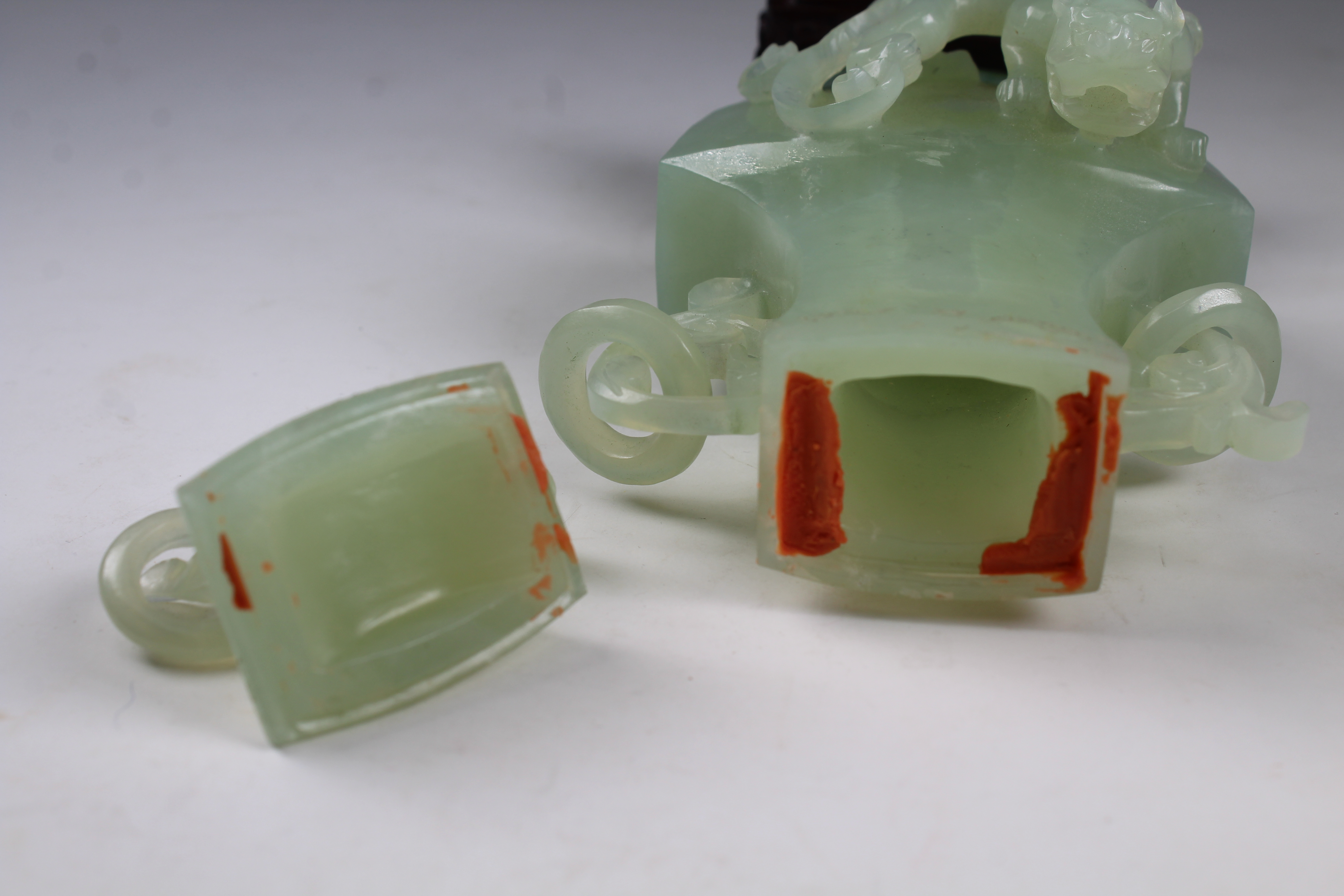 Chinese Carved Apple-Green Jade Vase on Stand - Image 7 of 8