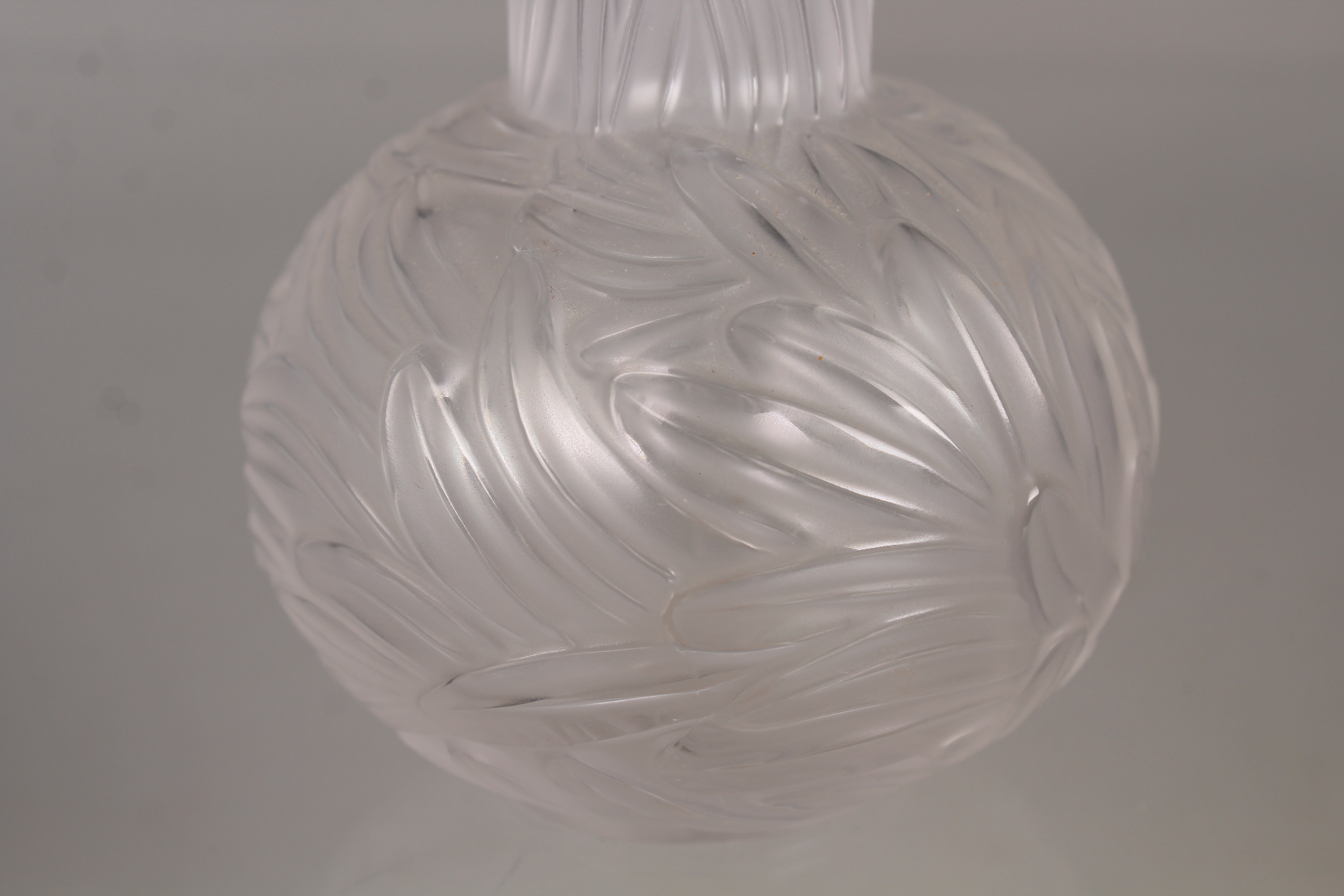 Lalique 'Plumes' Vase - Image 4 of 5