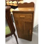 Art Deco: Oak bedside cabinet with drawer.