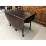 18th cent. Mahogany drop leaf dining table on club feet. 42ins.