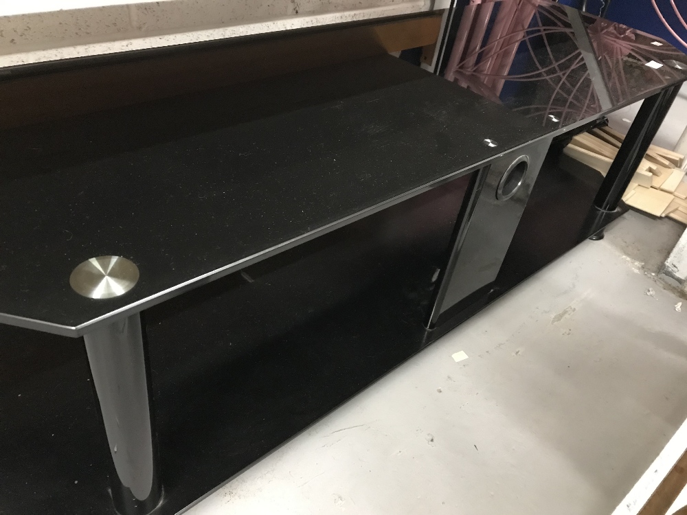 20th cent. Black glass and chrome TV/entertainment unit. 55ins.