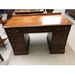 Mid-late 19th cent. Mahogany double pedestal desk. Length 47ins. x width 24ins. x height 28ins.