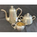 Imperial Russian Silver: Early 20th cent. Harlequin tea set comprising a teapot and sugar bowl