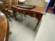 19th cent. Mahogany ladies desk cross banded inlay with ebony stringing, one long and two short