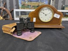 Scientific/Mechanical Instruments: Swiss made satinwood mantel clock with brass pillars and inlay,