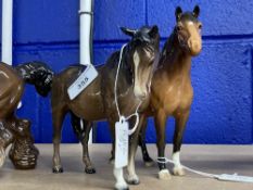 Beswick: Horse, brown facing right, plus chestnut turning right.