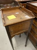 19th cent. Mahogany pot cupboard inlaid with a lozenge style beading. 13in.