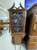 Late 19th cent. Mahogany display cabinet with beaded glass door, applied decorative beading, on