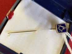 Hallmarked Gold: Masonic 9ct stick pin with blue enamel compass and set square emblem, 2in. 2g.