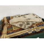 19th and 20th cent. Fabric/Lacework: Including doilies, place mats, collars, etc. 1 box. Plus a