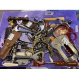 Wine Collectables/Breweryana: Mixed collection of straight pull corkscrews, bottle openers, barrel