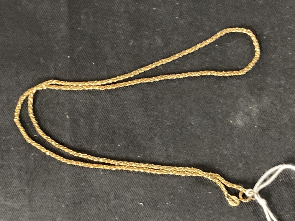 Hallmarked Gold: 9ct. Gold chain, hallmarked London import. Weight 6·3g.