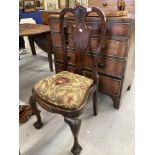 18th cent. Rosewood dining chairs, acanthus splat backs on ball an claw supports. A pair.