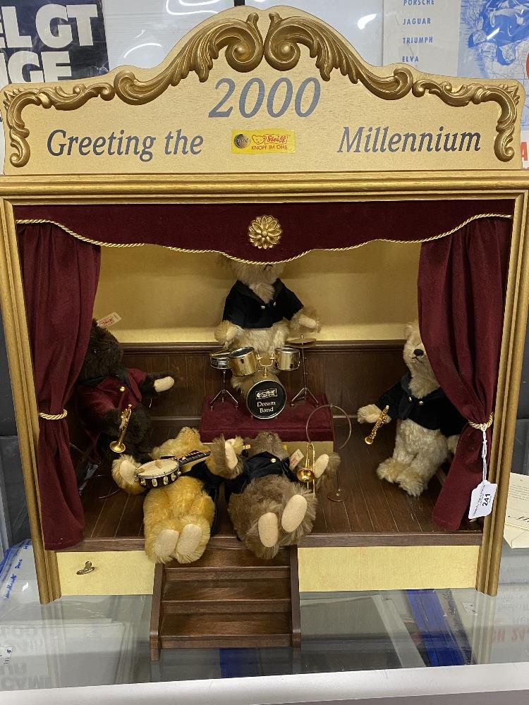 Toys: Steiff Millennium Band limited edition of 2000 No. 01699. Complete with paperwork and boxes.
