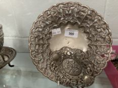 Continental white metal tests 800. Open work floral decorated dish 8½ins, plus smaller oval dish 4¾