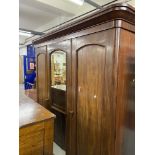 19th cent. Mahogany compactum/wardrobe with fitted interior. 66½ins. x 80ins. x 19ins.