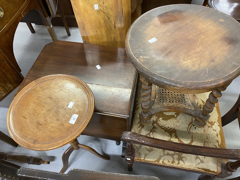 19th cent. Mahogany drop leaf side table on turned supports. 21ins. x 27ins. x 22ins high. Plus a