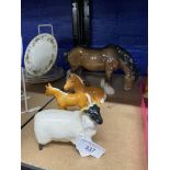 20th cent. Ceramics: Beswick Palamino foals, one standing, one laying, black face sheep, and shire