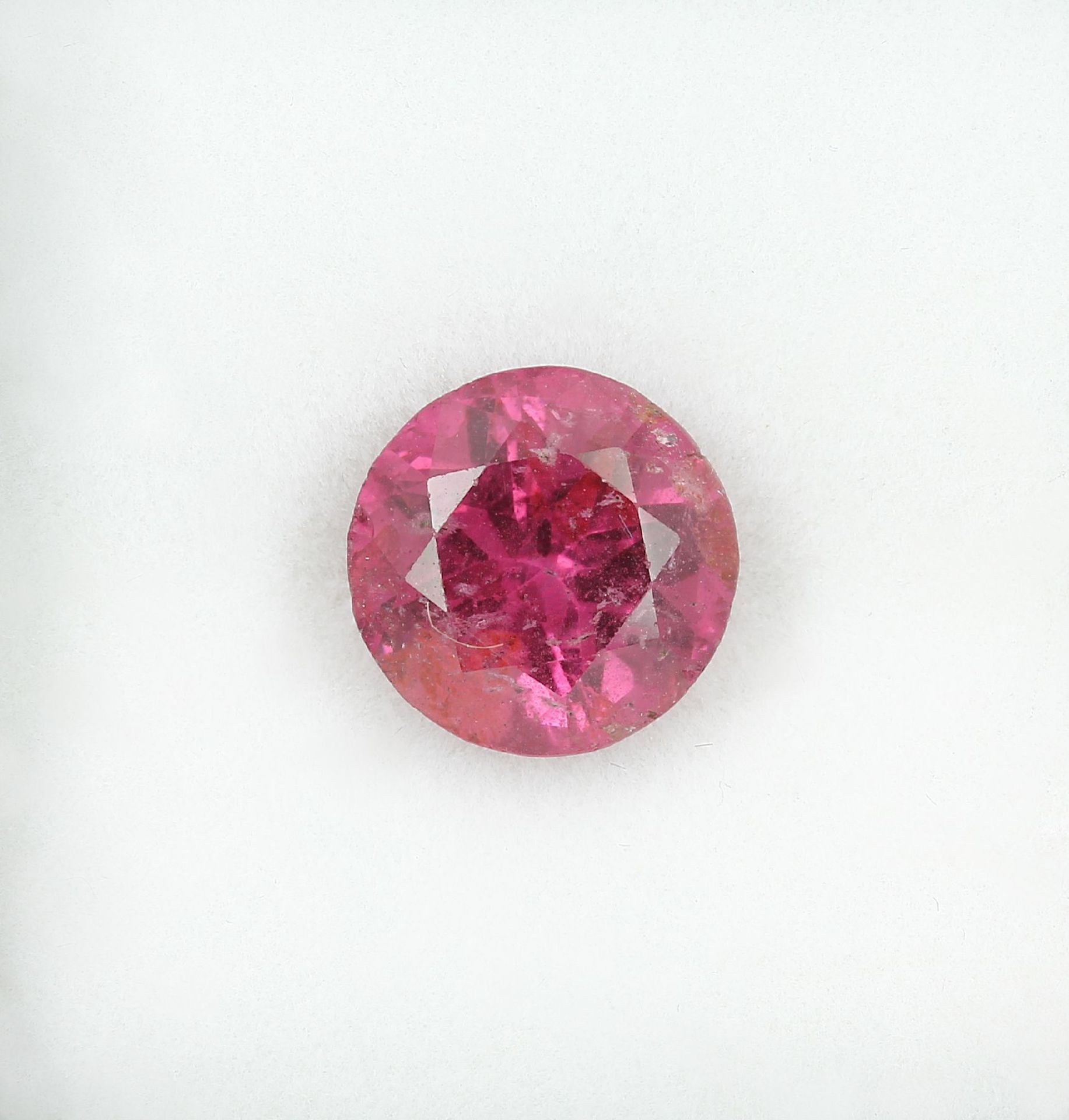Loose tourmaline , approx. 8.6 ct, round bevelled rubellite
