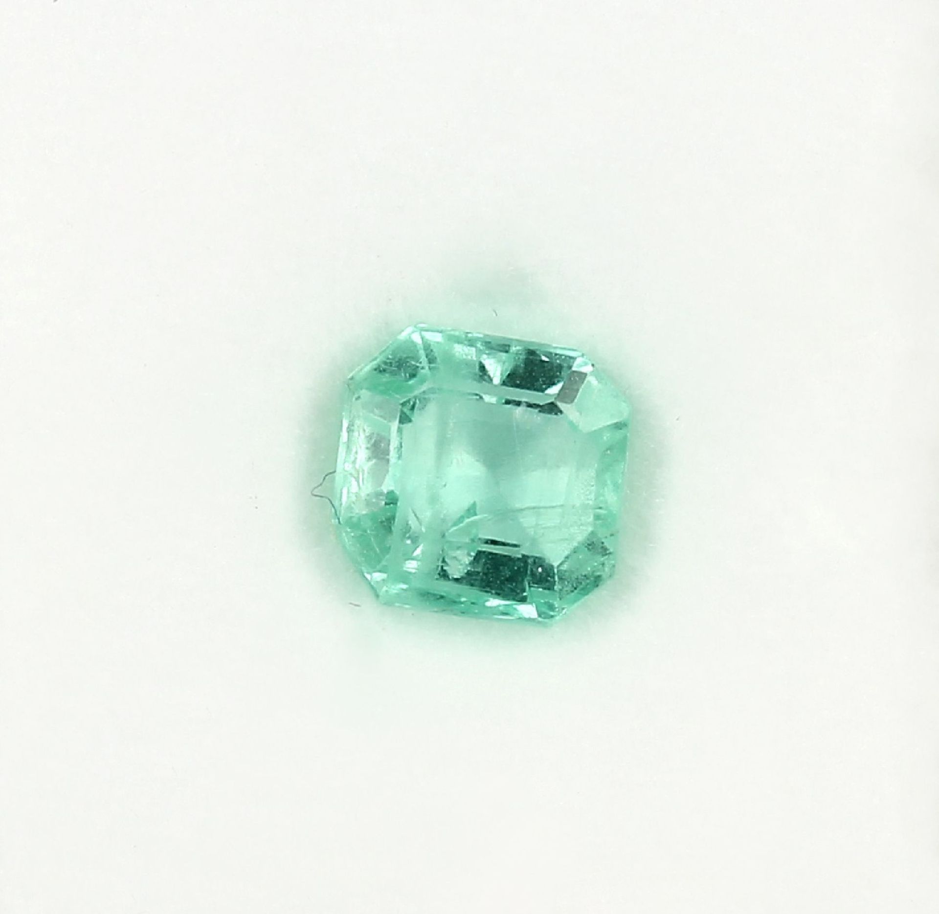 Loose emerald approx. 2.18 ct , cushion-cut