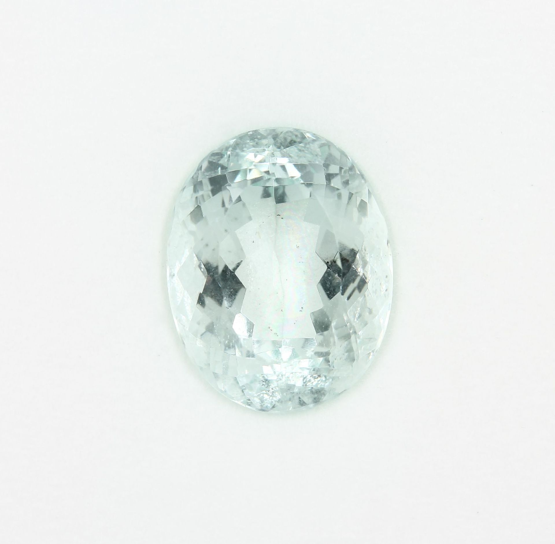 Loose aquamarine approx. 16.38 ct , oval bevelled