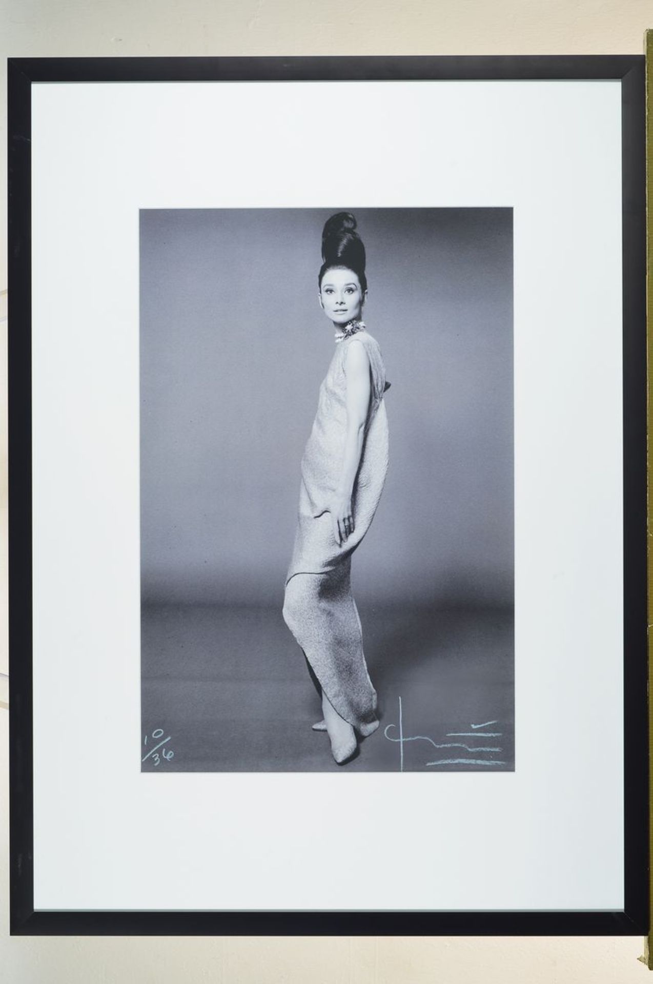 Bert Stern, 1929-2013, photography, printing technology: Irisprint on thick,frosted paper,"Audrey - Bild 3 aus 3