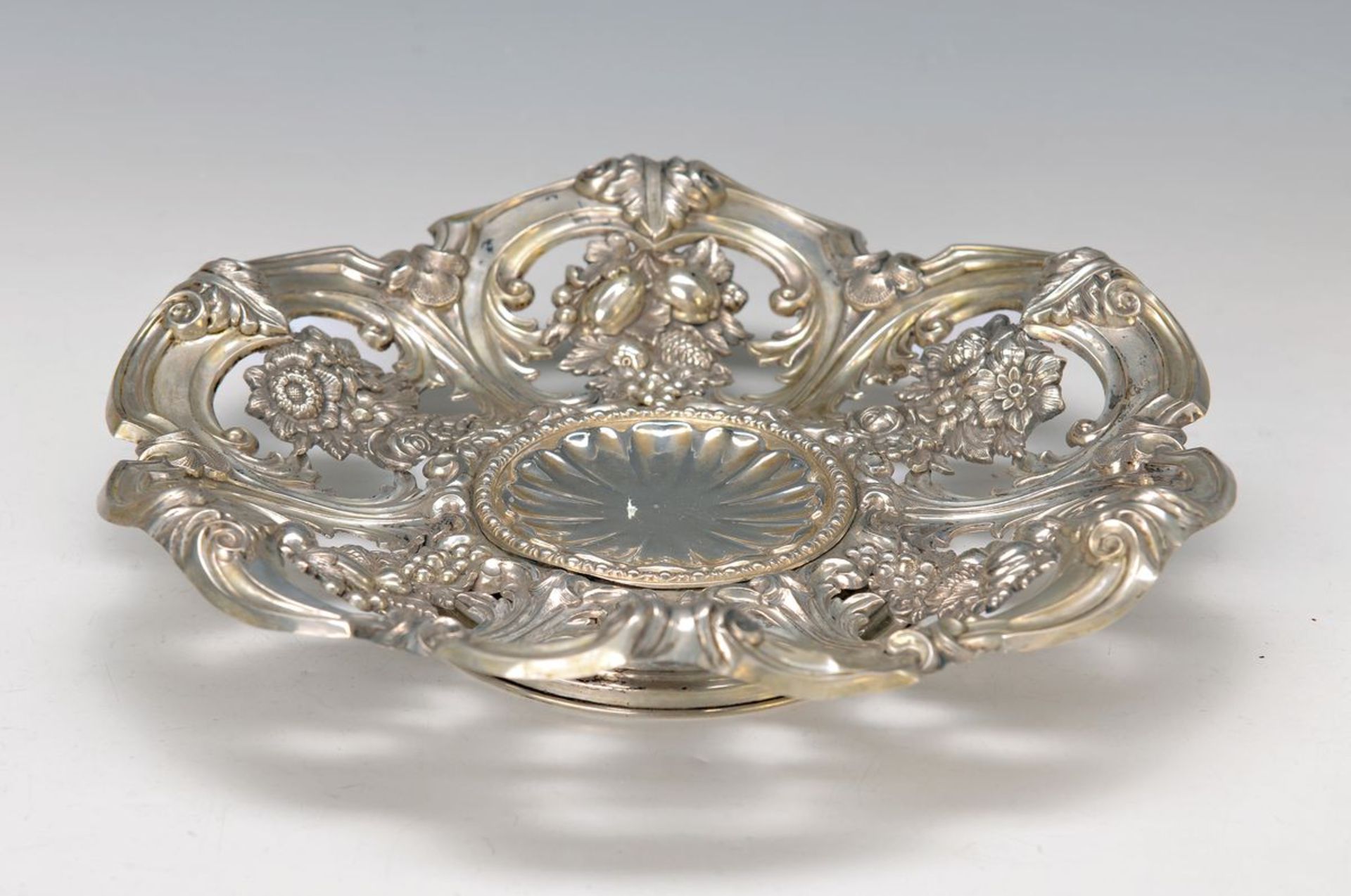 serving bowl, German, around 1835-45, 12-lot silver, fine breakthrough work, partially engraved,