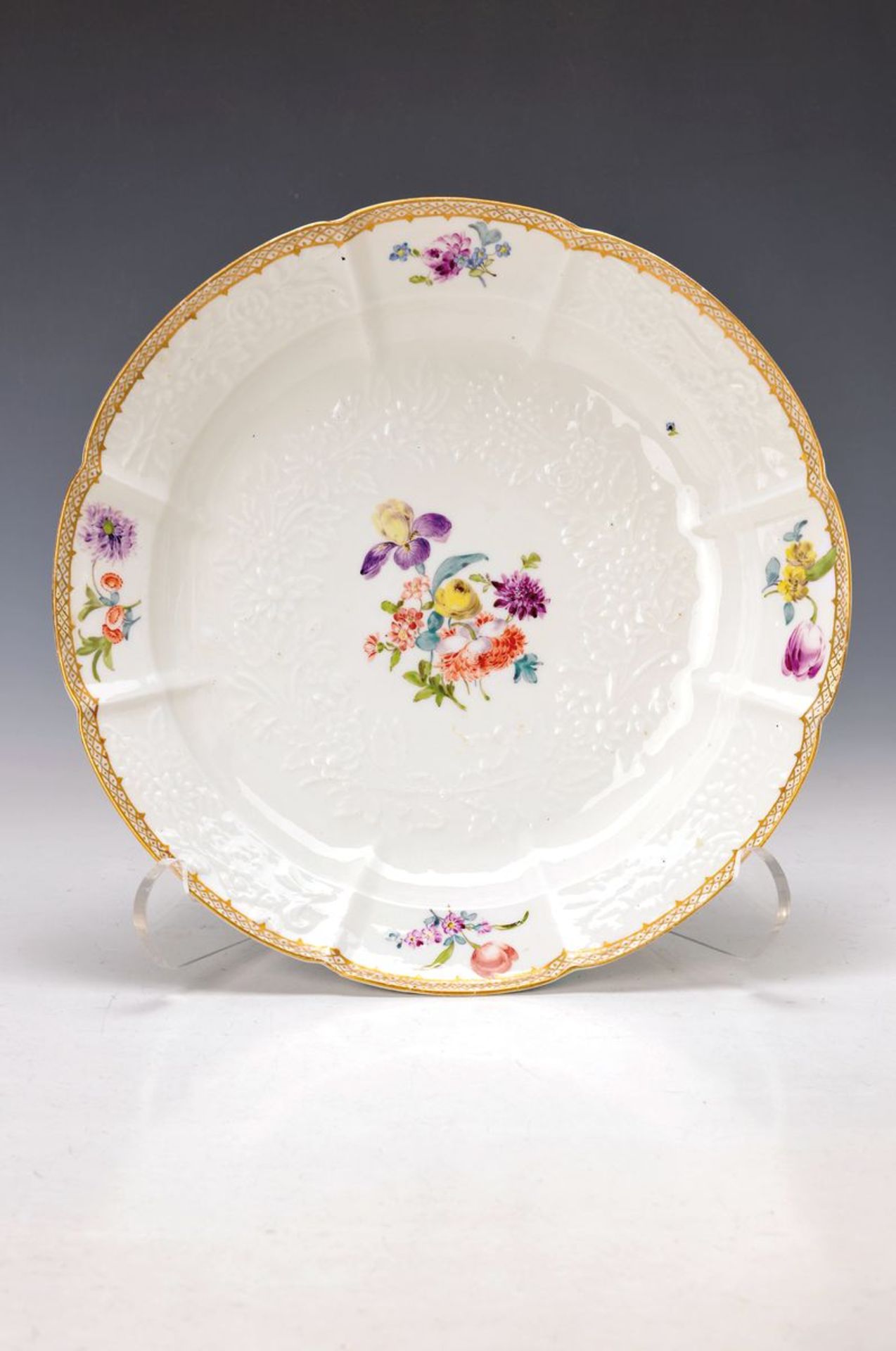 platter, Meissen, around 1750, flower embossment, fine flower painting, elaborate gold rim with