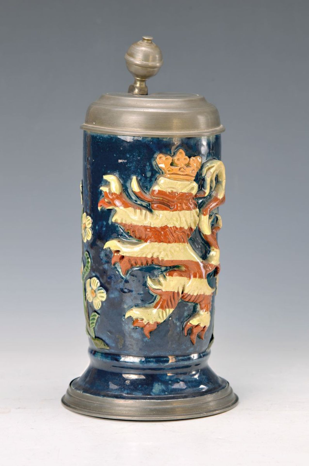 tin lid jar, probably Marburg, around 1880, "Hessian lion", ceramic blue ground with embossed