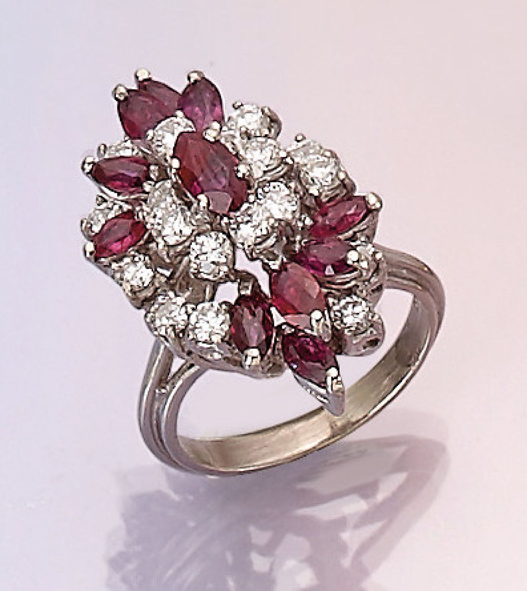 14 kt gold ring with rubies and brilliants ,WG 585/000, 11 ruby marquises total approx. 1.50 ct,