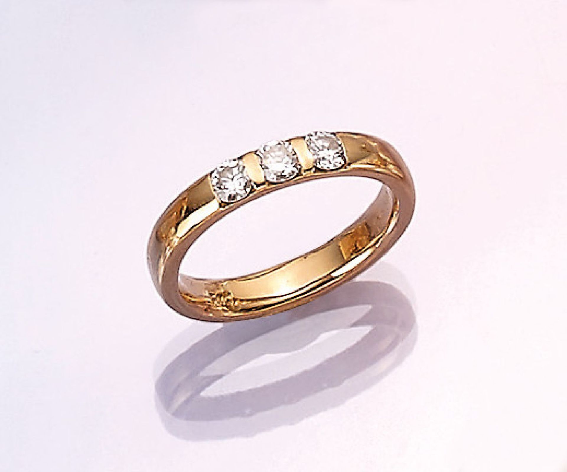 14 kt gold ring with brilliants , YG 585/000, 3 brilliants total approx. 0.42 ct Wesselton/si (