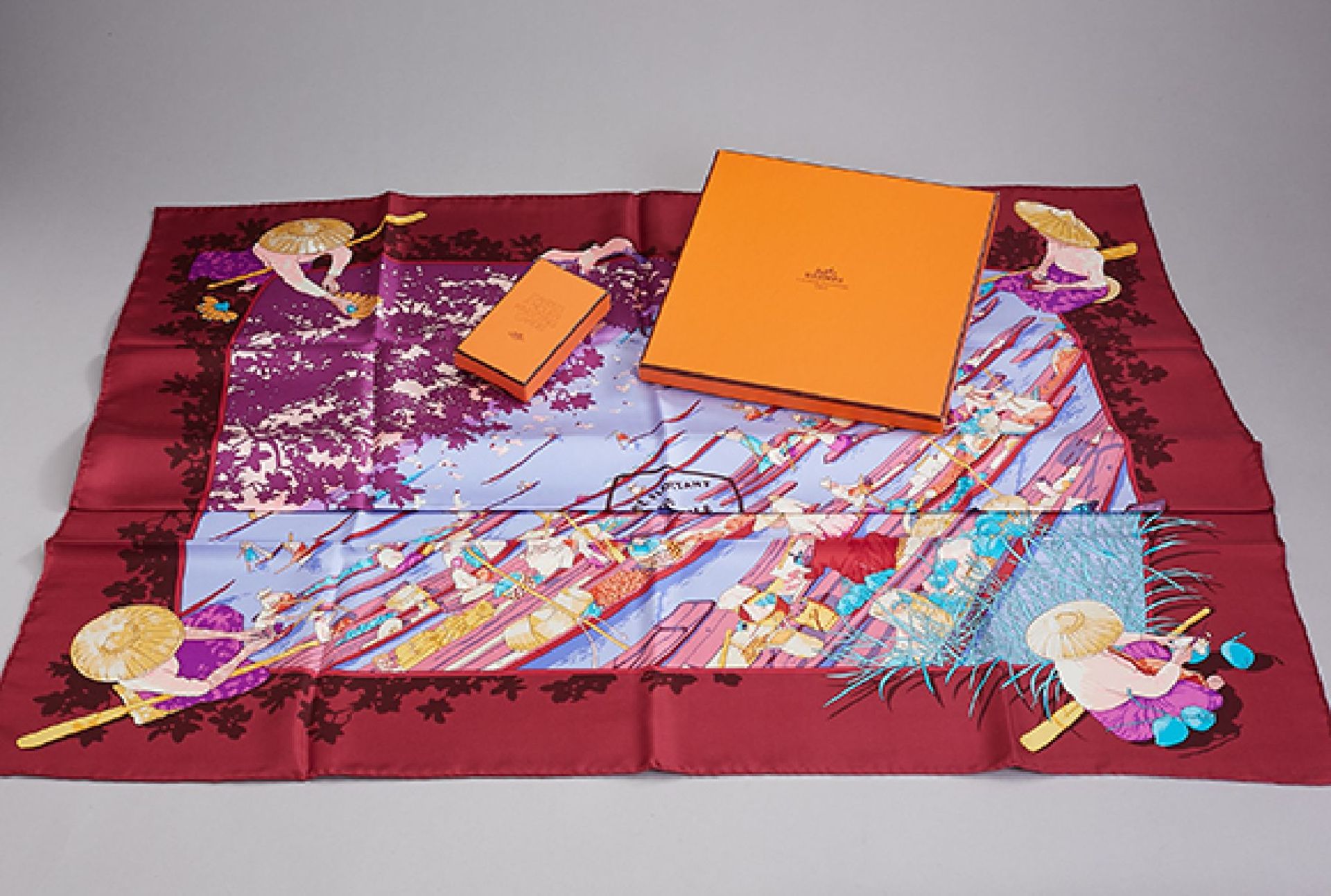 HERMES CARREE, 100 % silk, Made in France , "Marche Flottant du lac inle", lilac faced with