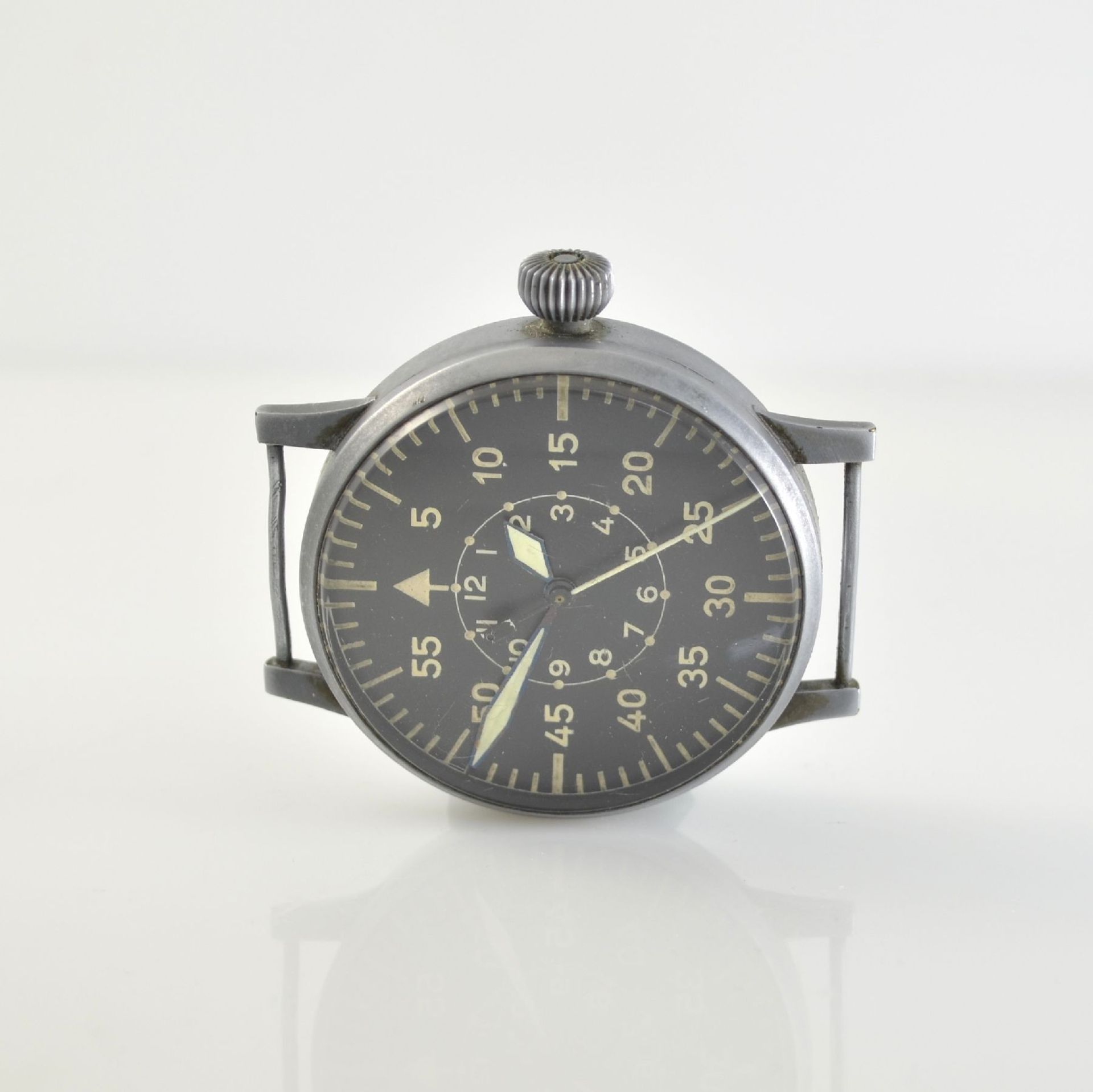 LACO aviation watch FL 23883, Germany around 1940, manual winding, grey lacquered metal case, snap