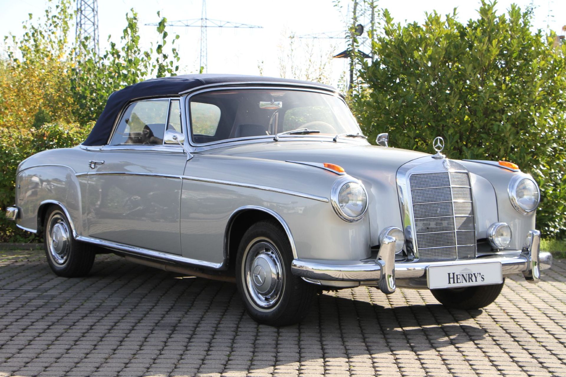 Mercedes-Benz 220 S Ponton Cabriolet, Chassis Number: 180030N7516033, first registered 11/1961,