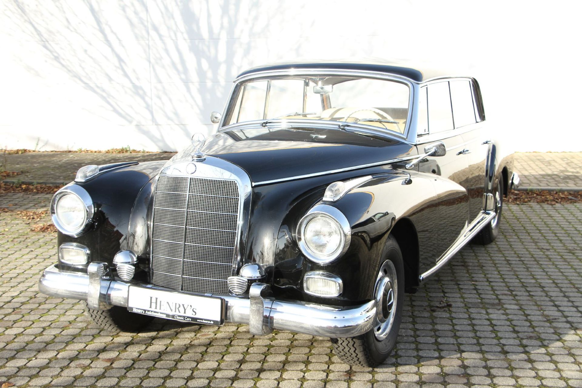 Mercedes-Benz 300d Adenauer, Chassis Number: 8500228, first registered 07/1958, two owners within - Bild 2 aus 16