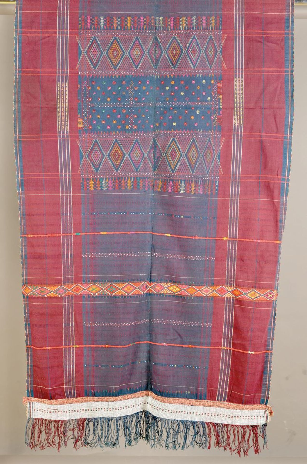 three ceremonial wraps, Toba-Batak, cotton Kettikat: a. L.approx. 204 plus fringes, W approx. 47 cm, - Bild 3 aus 3