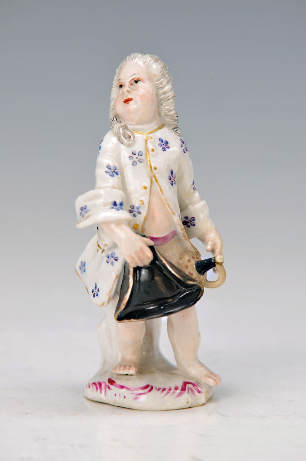 figurine, probably Limbach around 1775, courtly gentleman, gold decoration, polychromepainted, one