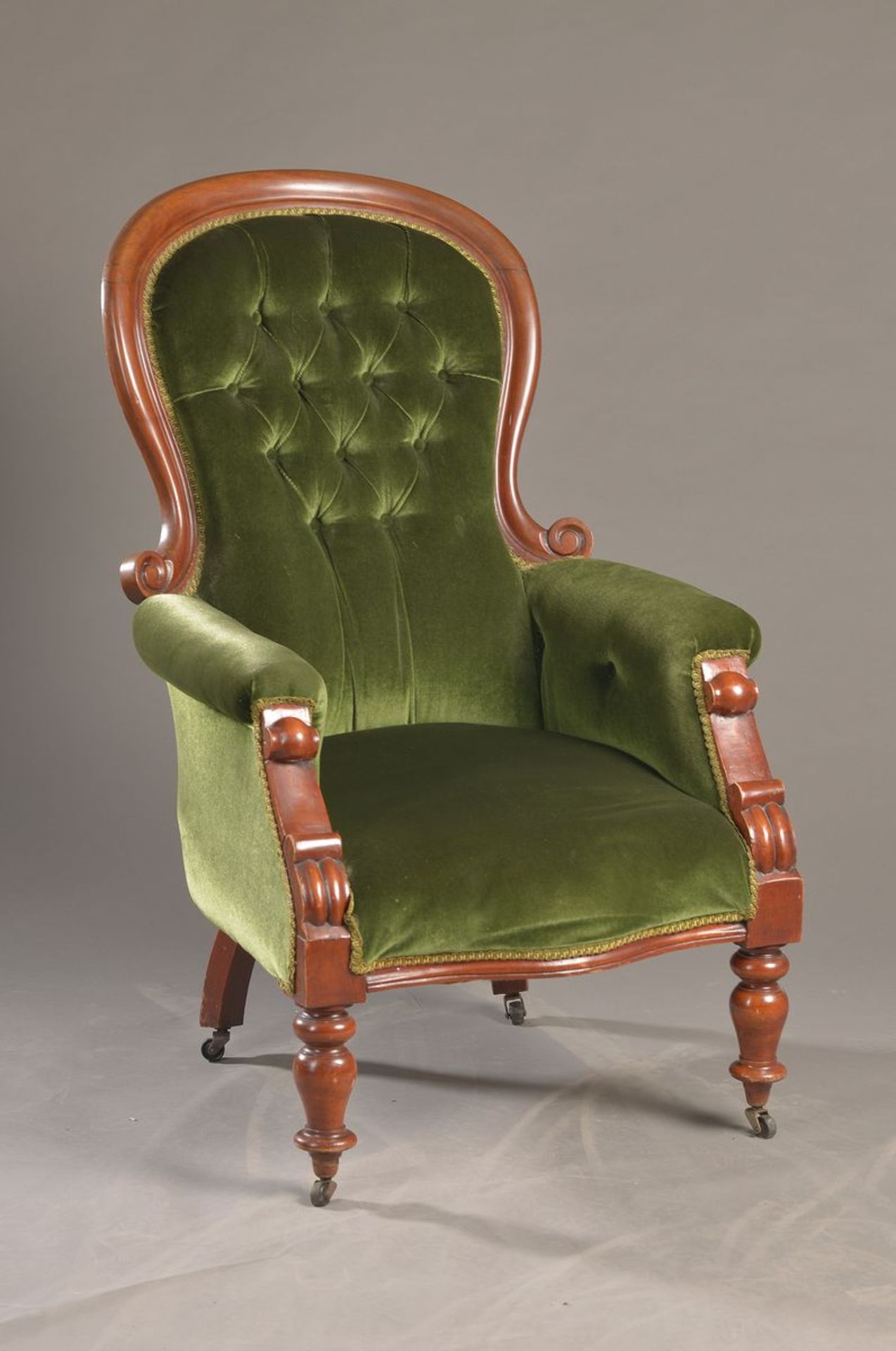 Armchair, France, 2.half 19th c., Mahogany, partly turned, nubby spine, green relation, upholstery