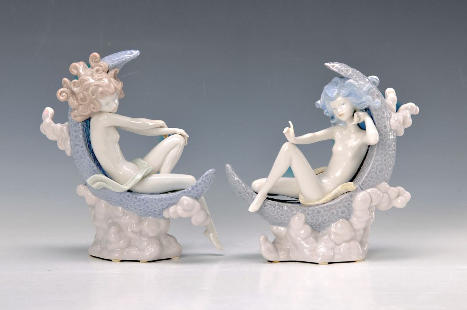 pair of figurines, Lladro Spain, 20th c., girlon crescent, under glaze painting, H. approx. 14cmPaar