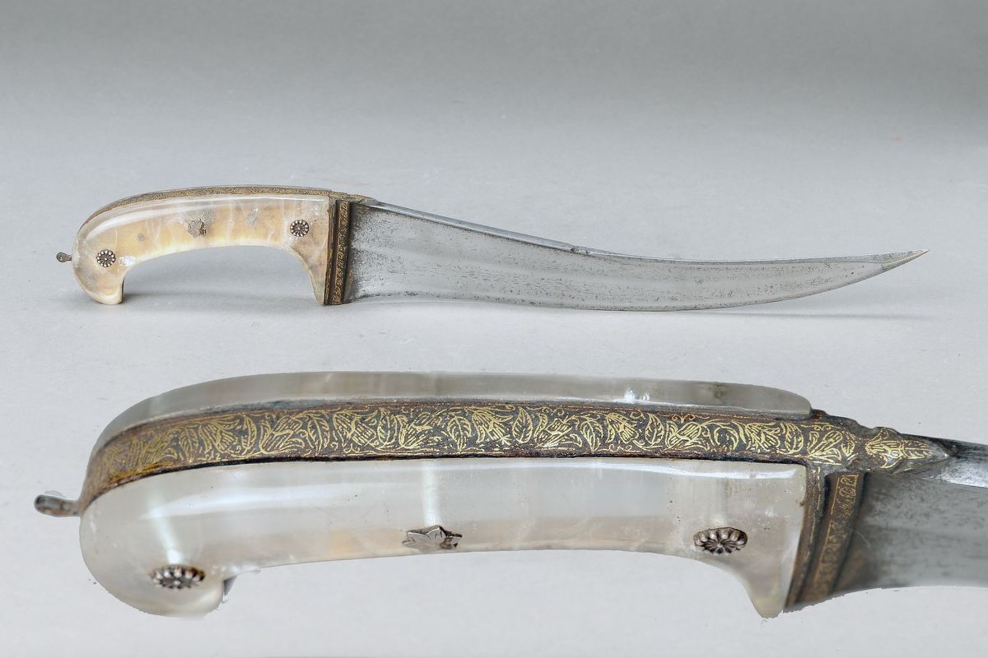 Dagger, India, 18.th c., rock crystal handle, iron sheath with gold damascene, very fine floral