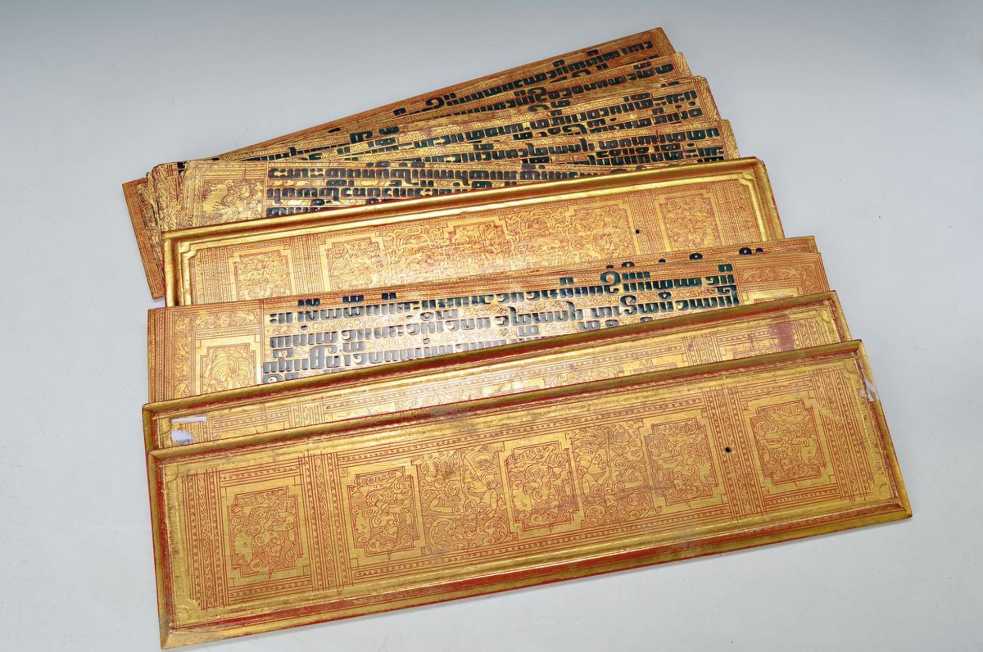 two Kammavaca-manuscripts, and one Book Cover for one manuscript of redwood, probably Burmese, - Bild 2 aus 2