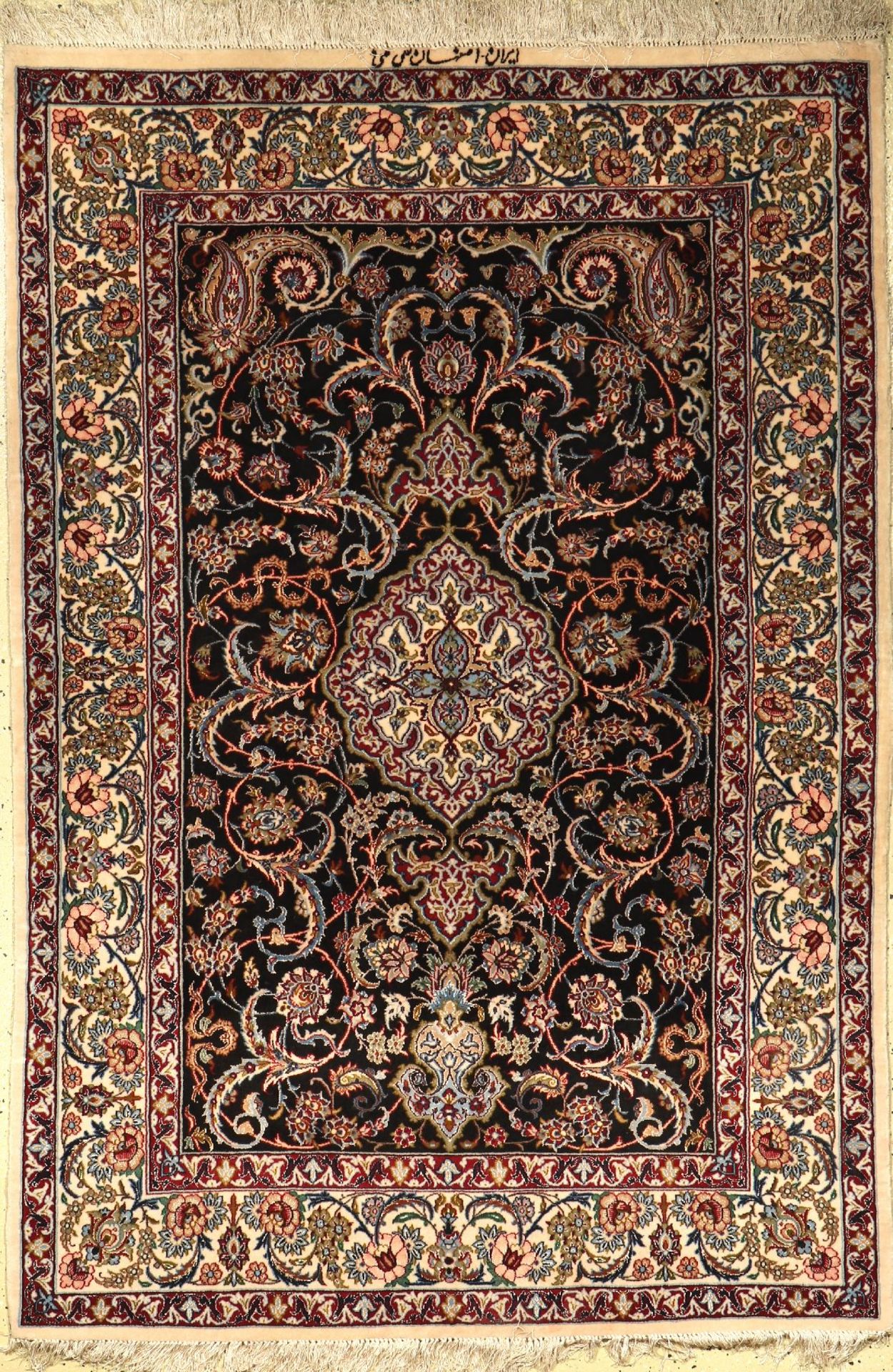 Esfahan (Signiert), Persien, ca. 40 Jahre, Korkwolle mit und auf Seide, ca. 160 x 109 cm, EHZ: 2-