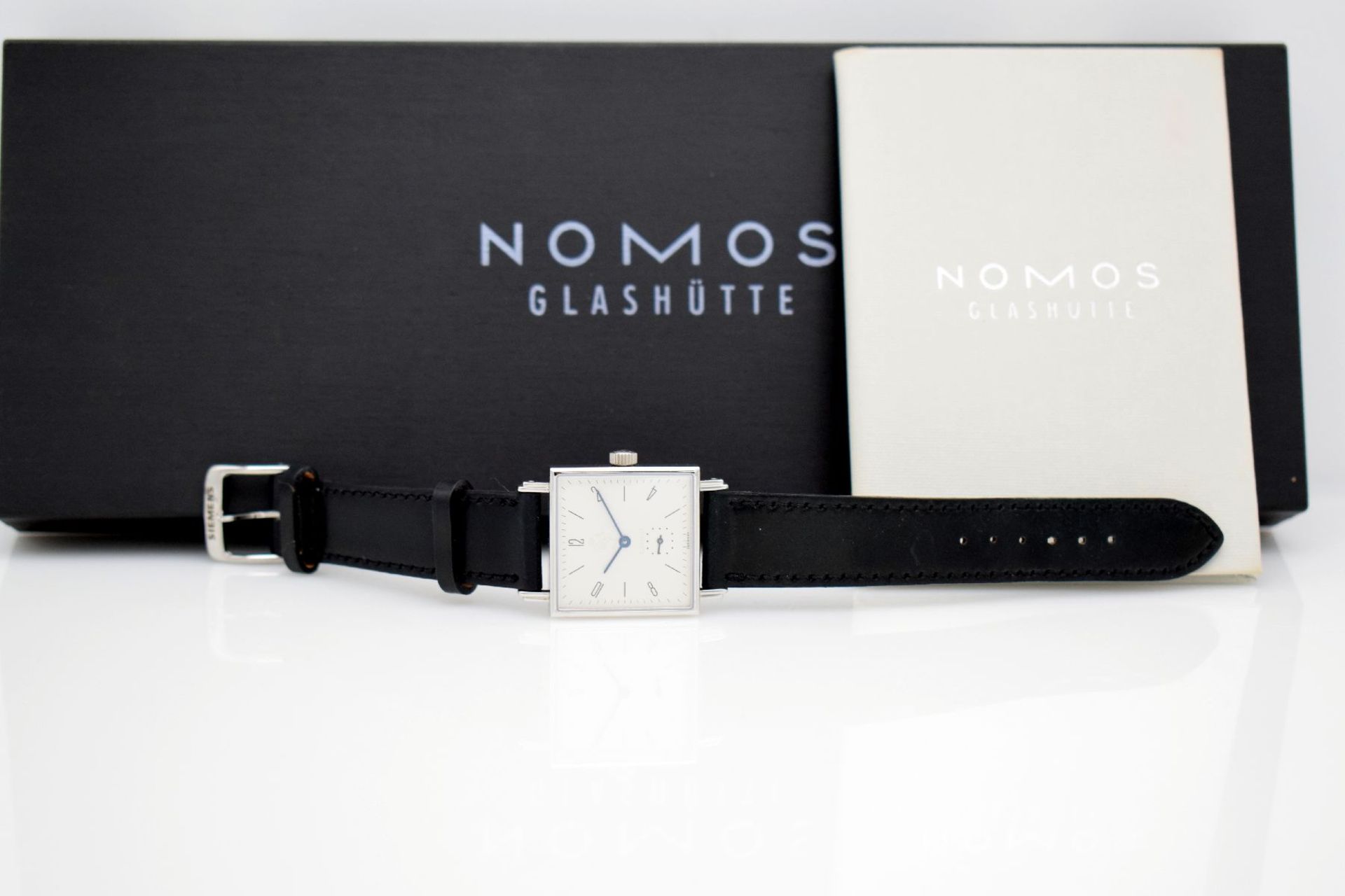 NOMOS Tetra Siemens wristwatch in stainless steel, with dedication engraving, Germany sold in - Bild 7 aus 7