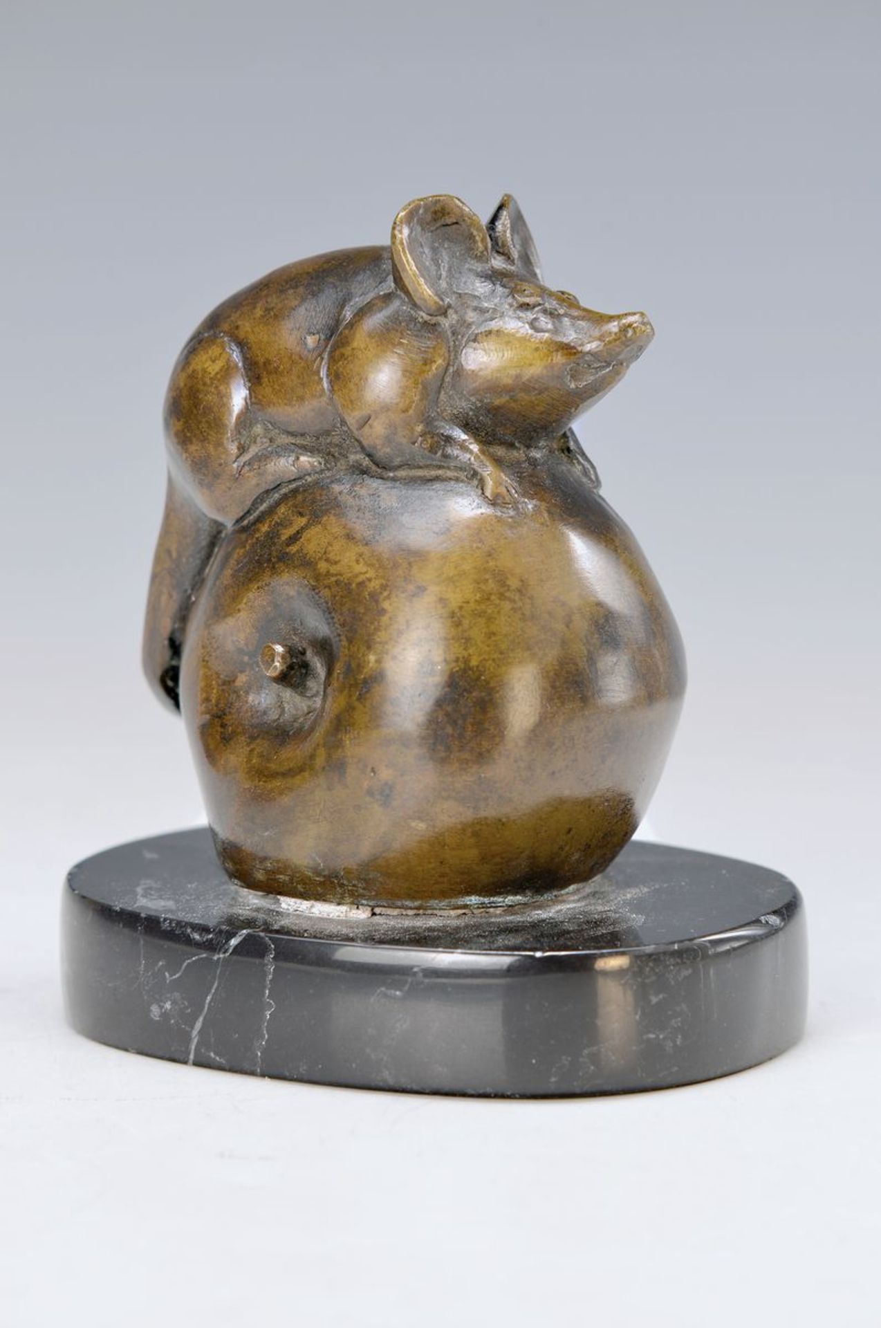 Gernot hull, born 1941 Kaiserslautern, mouse on apple, cast bronze, artist's signet, mounted on