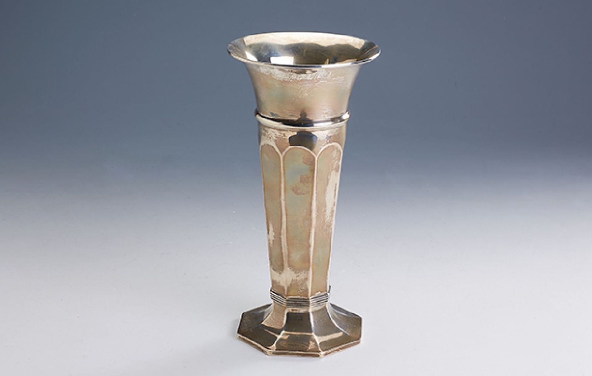 Vase, Sheffield 1930s , silver 925, mark from 1917, manufacturer's brand Charles Clement Pilling (