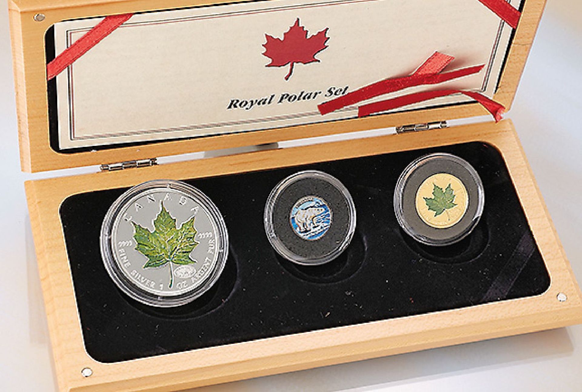 Royal Polar Set, Canada, 1999-2000 , comprised of: 3 coins with 5 and 10 canadian Dollars, so-called