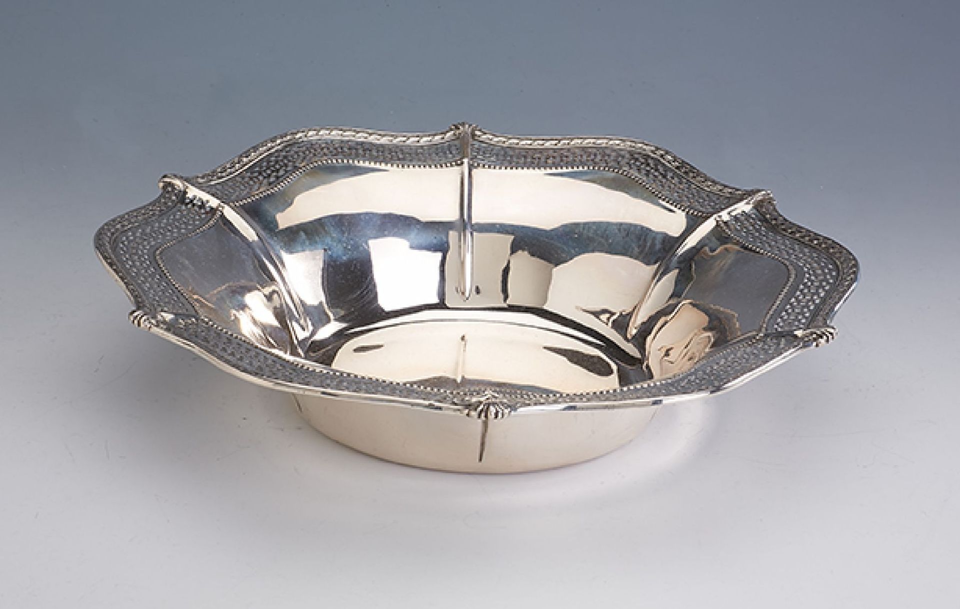 Bowl, german approx. 1900, 800 silver , manufacturer's brand Gebr. Deyhle, edge with fret work,